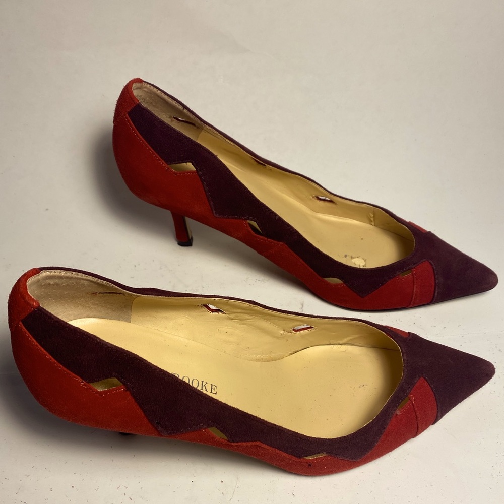 Womens 7.5 Suede Shoe